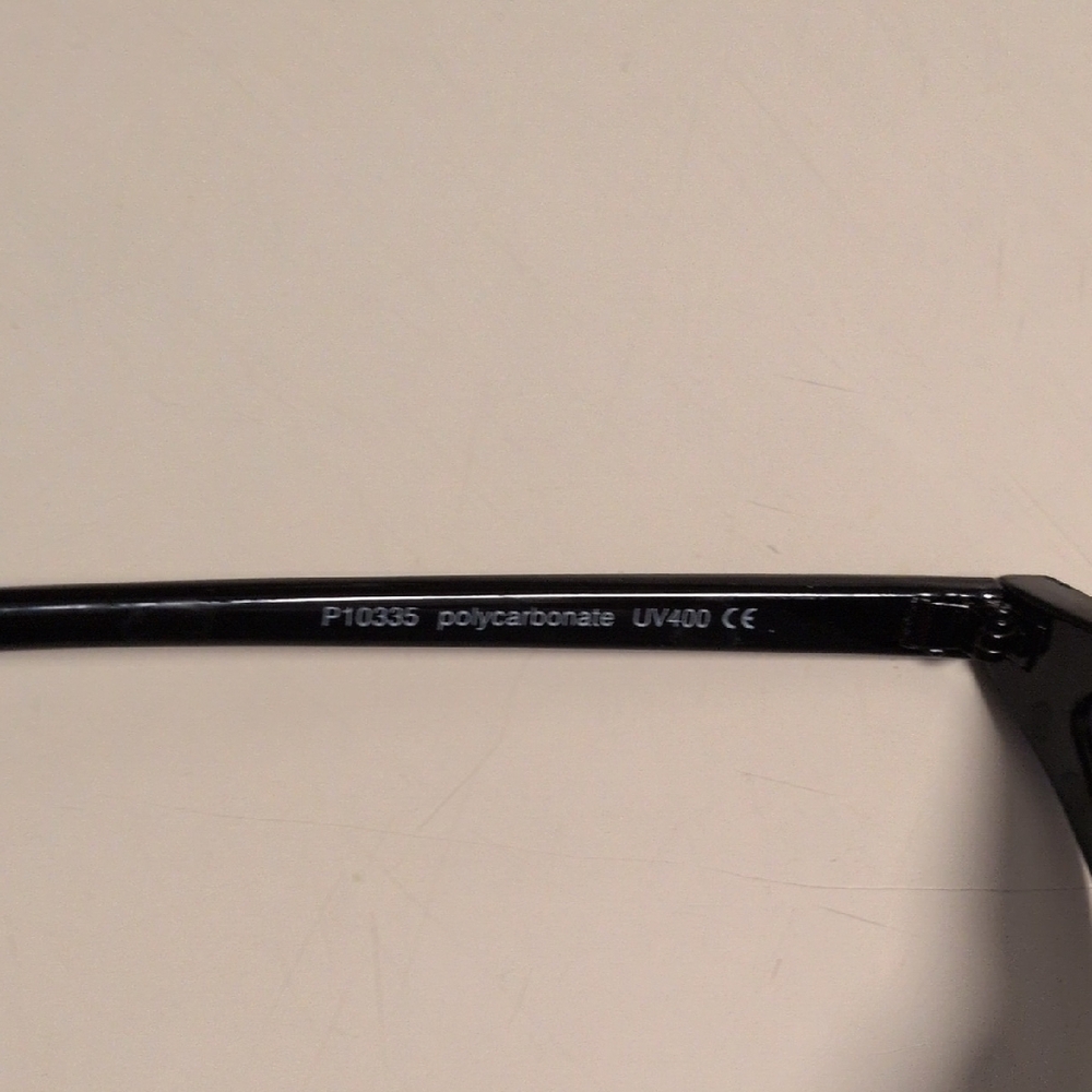 Classic Black Sunglasses - Picture 9 of 10